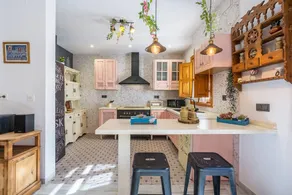 House with terrace & fast internet | City view - Image 4