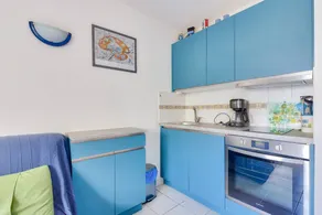 Apartment with garden, terrace & pool - Image 3