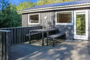 Child-friendly house with terrace, hot tub & barbecue | Pets allowed - Image 2