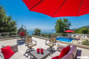 Family-oriented charming villa with pool & barbeque | Sea view - Image 5