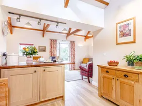 Cottage with garden - Image 4