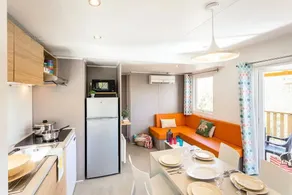 Wonderful mobile home with barbecue, garden & heated pool | Dogs allowed - Image 2