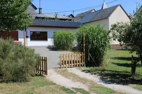Child-friendly house with terrace, barbeque & garden | Pet-friendly - Image 3