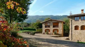 Child-friendly holiday apartment with BBQ, pool & garden | Garden view | Pets are welcome - Image 4