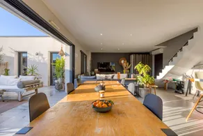 Villa adaptée aux familles avec jardin, piscine et barbecue | Vue jardin | Adaptée au travail à distance | Avec animaux autorisés - Image 5
