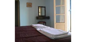 Private room with terrace, garden & pool | Beach view - Image 3