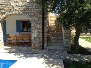 Ferienhaus mit Garten, Pool und Terrasse - Image 4