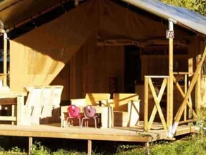 Tent with terrace & pool - Image 4