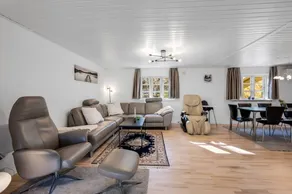 House with jacuzzi, BBQ & terrace - Image 2
