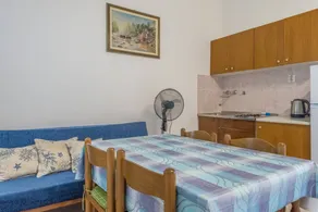 Holiday apartment with terrace, garden & fast internet | Beach view - Image 4