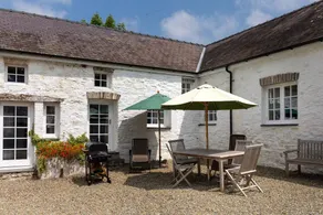 Cottage with garden - Image 3