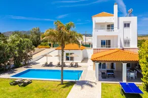 Child-friendly villa with private pool, garden & BBQ | Beach view | Close to the beach - Image 2