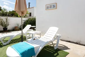 Merveilleuse maison de vacances entièrement équipée avec barbecue, internet haut débit et piscine privée | Vue jardin | Avec animaux admis - Image 2