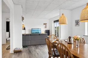 Apartment with BBQ, terrace & garden - Image 3