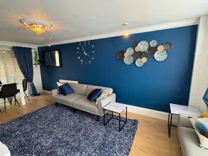 Child-friendly holiday home with garden - Image 4
