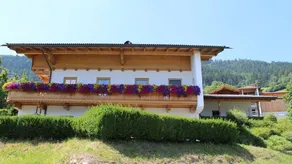 Apartamento vacacional con jardín - Image 5