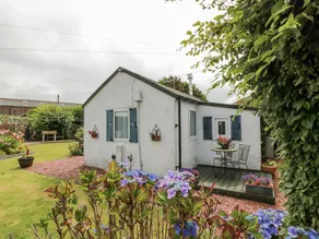Lovely cottage with garden | Beach nearby - Image 2