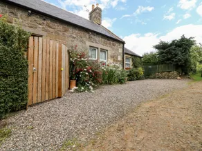Lovely cottage with garden - Image 3