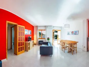Holiday apartment with BBQ & garden - Image 2