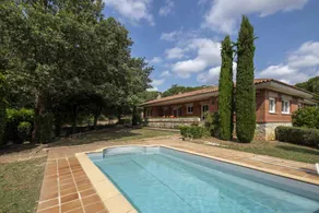House with terrace, pool & garden - Image 4