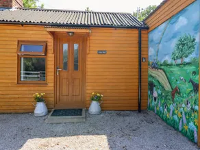 Children-friendly wonderful cottage with garden - Image 3