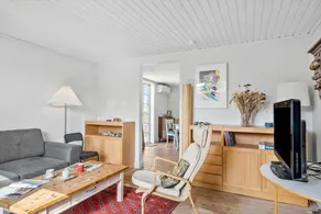 Holiday home with terrace & garden - Image 5