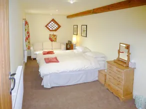 Children-friendly lovely cottage with barbecue & garden | River view | Pets are welcome - Image 5