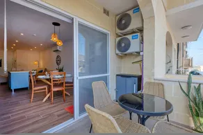 Flat with garden & terrace - Image 3