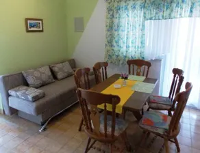 Apartment with terrace, BBQ & garden - Image 5