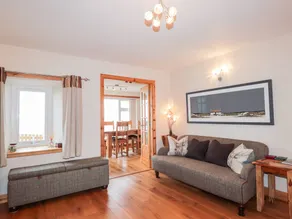 Cottage with garden | Beach view - Image 5
