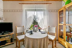 Apartment with garden & terrace | Garden view - Image 4