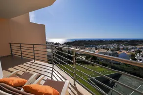 Appartement avec terrasse et piscine | Vue piscine - Image 2