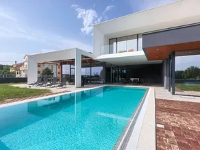 Holiday home with terrace, private pool & garden | Pets allowed - Image 3