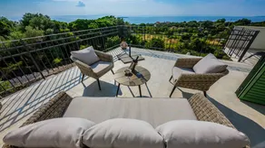 Villa with terrace, barbecue & private pool - Image 4