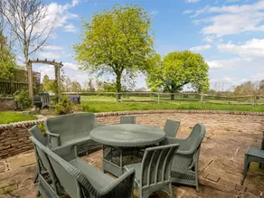 Cottage with BBQ & garden - Image 4
