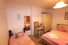 Flat with terrace - Image 2
