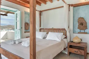 Room 'Double Sea View No 2' with Sea View, Wi-Fi and Air Conditioning - Image 3