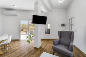 Holiday Home “La Casita” with Sea & Mountain Views, Wi-Fi, and Air Conditioning - Image 3