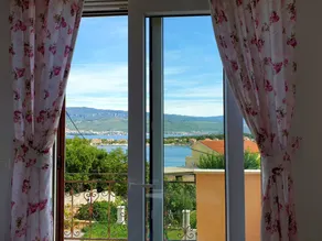 Wonderful holiday apartment with barbecue & garden | Nature view - Image 5