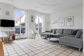 Fully equipped spacious house with hot tub, barbecue & terrace - Image 3
