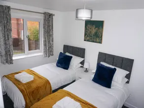 Casa vacacional ideal para familias con jardín - Image 2