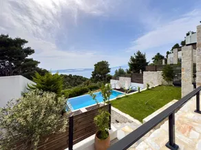 Fully equipped pleasant holiday home with barbecue, terrace & private pool | Mountain view | Perfect for remote work - Image 2