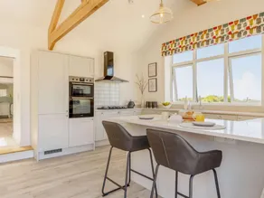 Cottage with garden - Image 3