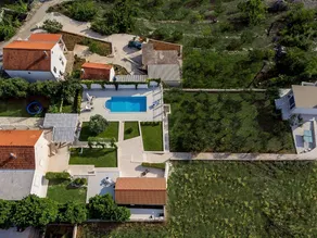 Holiday home with private pool, garden & barbecue | Pet-friendly - Image 3