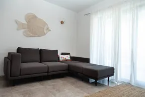 Flat with terrace - Image 2