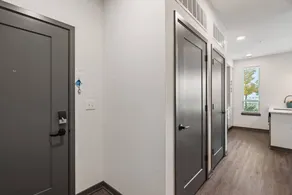 CozySuites Ayr | parking, pool, gym  #08 - Image 4