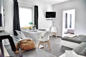 Large Holiday Home With Roof Terrace and Garden - Image 2