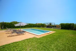 Fully equipped villa with terrace, private pool & garden - Image 4