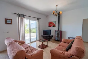 Fully equipped ample villa with terrace, private pool & barbeque | Mountain view | Pets allowed - Image 5