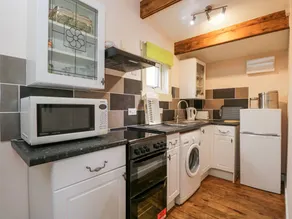 Charming cottage with garden | Pets allowed - Image 5